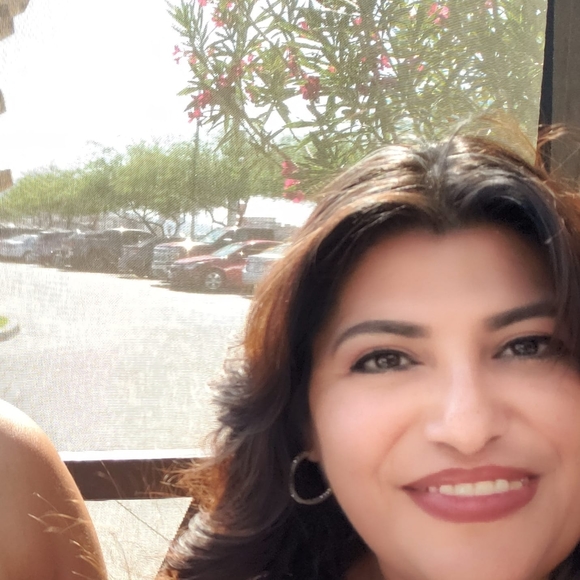 Meet your Posher, Melony - Picture 1 of 1